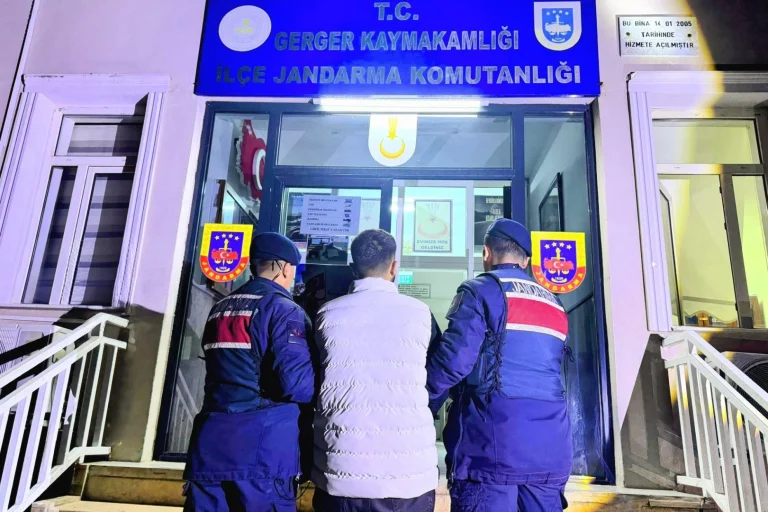 adiyaman-da-jandarma-zehir-tacirlerine-nefes-aldirmiyor-1766752408-803_large
