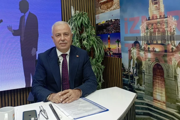 ak-parti-karsiyaka-ilce-baskani-kose-sorunlarin-yuzde-90-i-belediyecilikten-kaynaklaniyor-1766059074-839_large