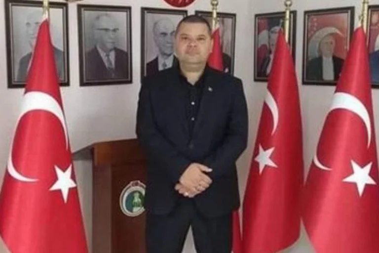 aksaclilar-dan-okullardaki-yilbasi-etkinliklerine-tepki-1766140599-926_large