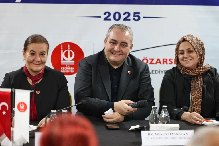 ankara-kecioren-de-baskan-ozarslan-mahallelinin-taleplerini-dinliyor-1766131030-630_large