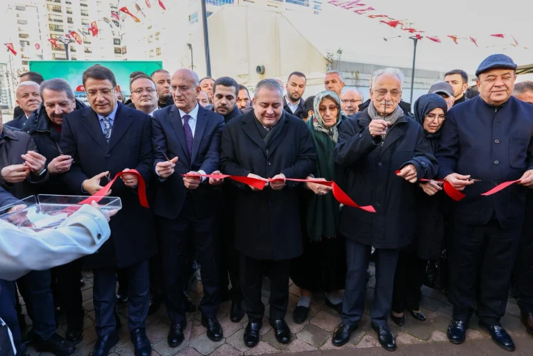 ankara-kecioren-de-okan-cagan-parki-acildi-1765703154-819_large