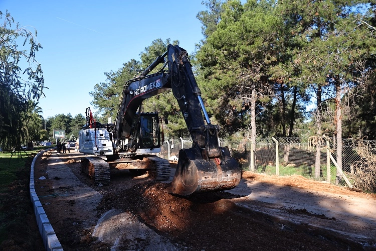 antalya-buyuksehir-den-kardes-kentler-caddesi-nde-calisma-1765603164-714_large