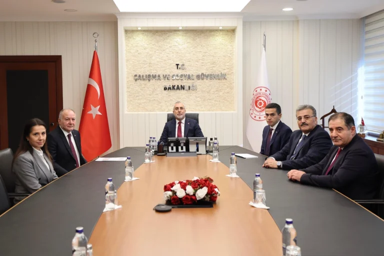 asgari-ucretle-ilgili-ilk-toplanti-yapildi-ikincisi-ayin-18-inde-1765551080-27_large