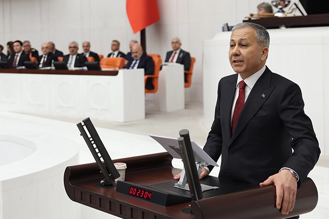 bakan-yerlikaya-2025-te-30-saldiri-engellendi-308-siginak-imha-edildi-1765901805-132_large