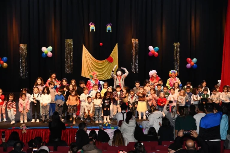 balikesir-de-hafta-sonu-tiyatro-soleni-1766407877-585_large