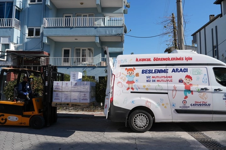 beslenme-yardimi-birinci-yilinda-binlerce-ogrenciye-ulasti-1765623600-459_large