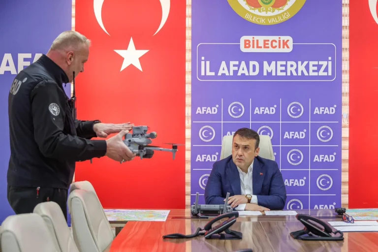 bilecik-valisi-sozer-den-afad-a-tam-destek-1765954785-476_large