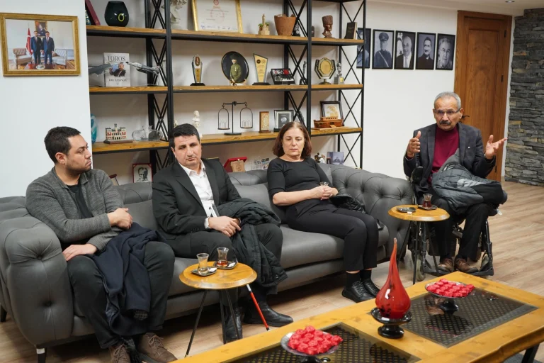 bornova-da-engelli-politikalarina-ortak-akil-gucu-1766645805-645_large