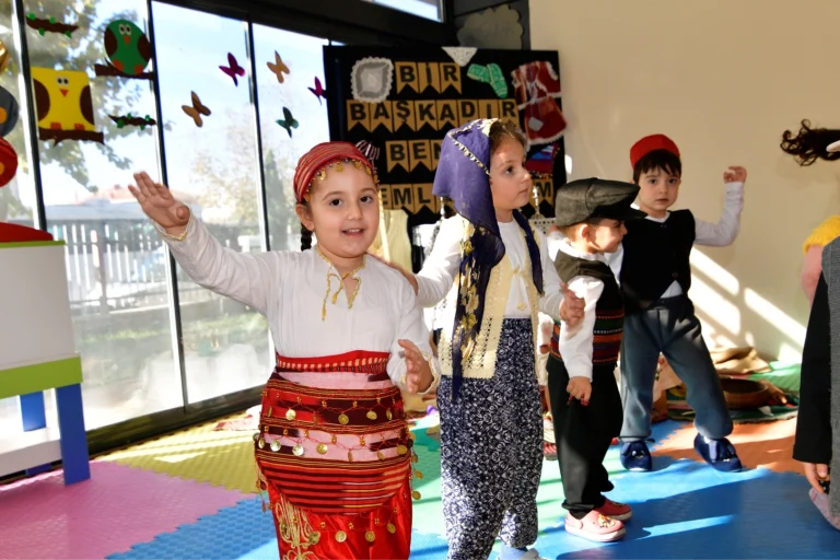bornovali-miniklerden-yerli-cosku-1766214087-890_large