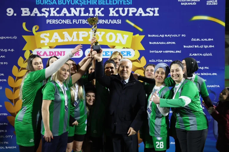 bursa-buyuksehir-in-baskanlik-kupasi-finalleri-nefes-kesti-1765881136-264_large