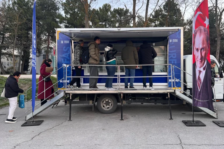 bursa-buyuksehir-ogrencilerin-iclerini-isitiyor-1767085916-379_large