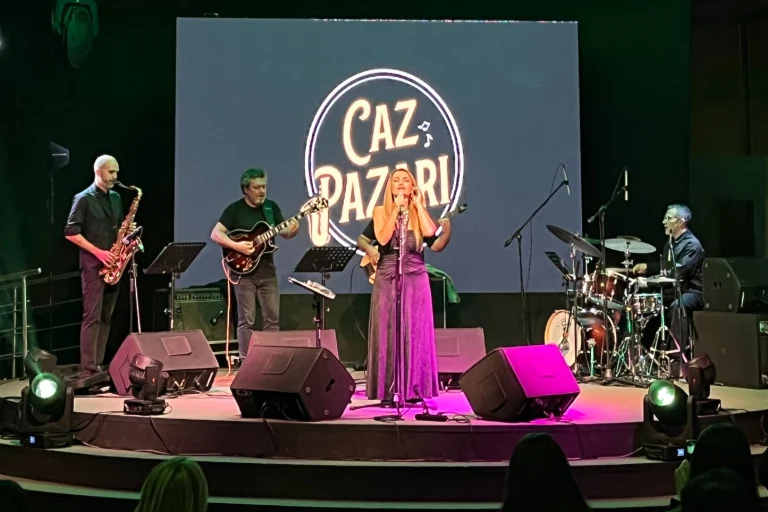 bursa-da-caz-pazari-konserlerine-devam-1766496320-23_large