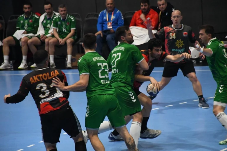 bursa-da-nilufer-belediyespor-evinde-farkli-kazandi-1766391756-167_large