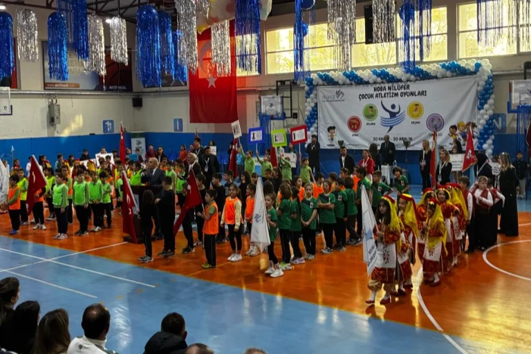 bursa-da-spor-gunu-coskusu-hiz-kesmeden-devam-ediyor-1765968177-268_large