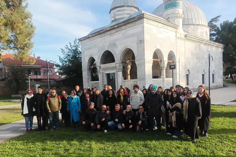 bursa-da-turist-rehberlerinden-iznik-e-egitim-turu-1766124543-483_large