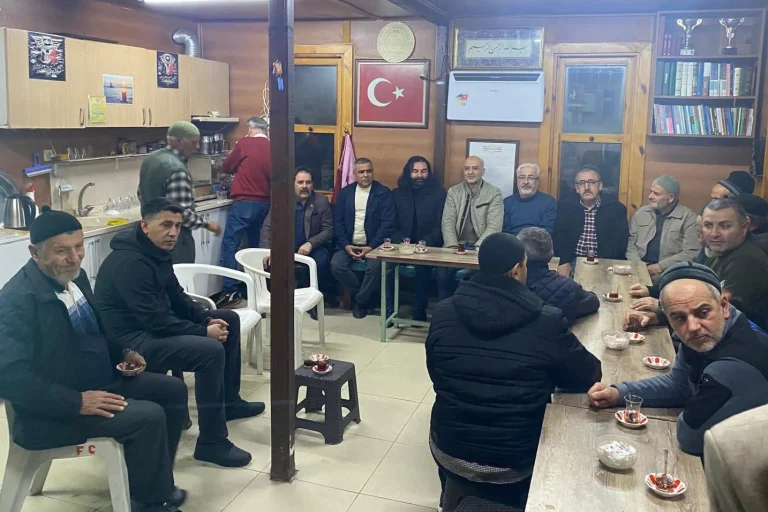 bursa-gursu-da-mhp-liler-vatandaslarla-bulustu-1765969952-653_large