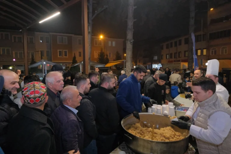 bursa-inegol-den-bin-kisilik-helva-ikrami-1766732214-656_large
