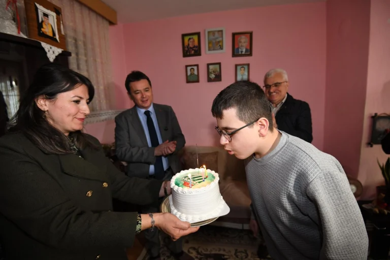 bursa-osmangazi-den-sosyal-belediyeciligin-en-guzeli-1766221095-655_large