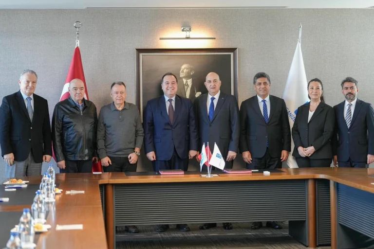 can-dostlar-icin-artan-yemekler-seferber-ediliyor-1766839890-735_large