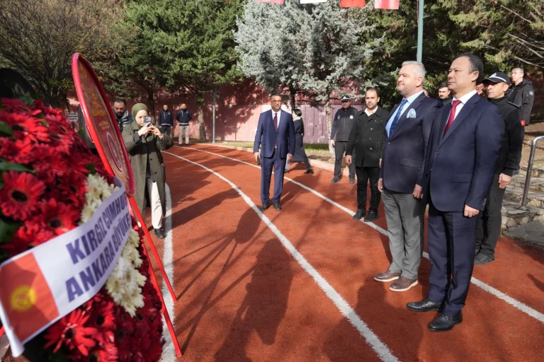 cengiz-aytmatov-ankara-kecioren-de-anildi-1765548491-150_large