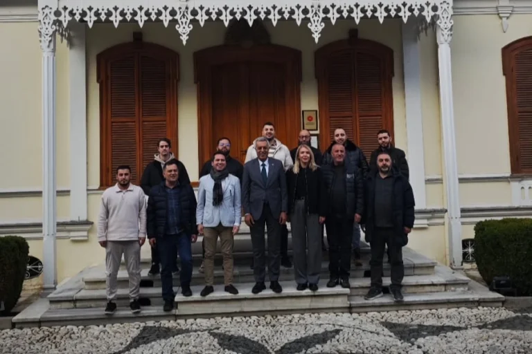 cezayirli-turizm-acenteleri-bursa-da-agirlandi-1765549021-450_large