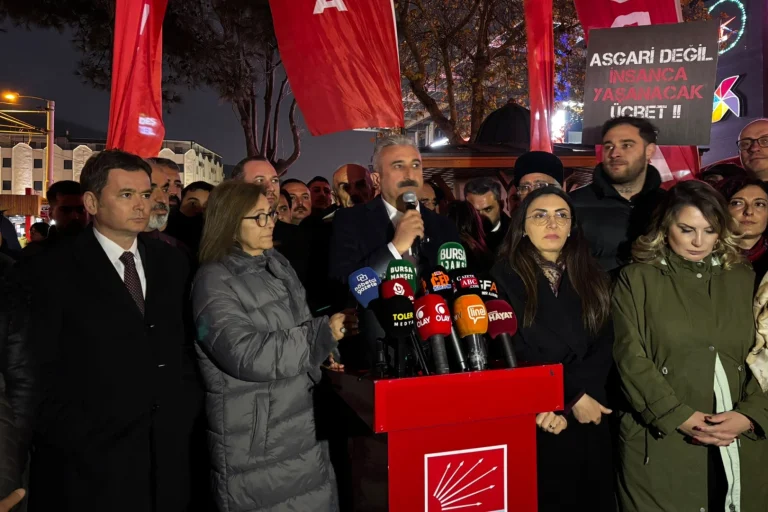chp-bursa-dan-asgari-tepki-yere-batsin-boyle-duzen-1766769671-609_large