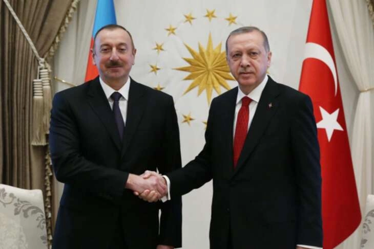 cumhurbaskani-erdogan-aliyev-ile-gorustu-1649400207-831_large