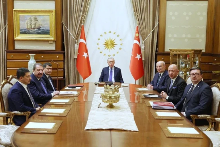 cumhurbaskani-erdogan-ato-baskani-baran-ve-ankara-heyetini-kabul-etti-1766034895-789_large