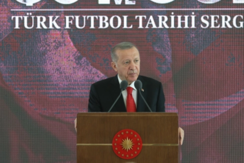 cumhurbaskani-erdogan-dan-futbolda-yasa-disi-bahis-tepkisi-bu-skandallar-bizi-uzdu-1765699962-961_large