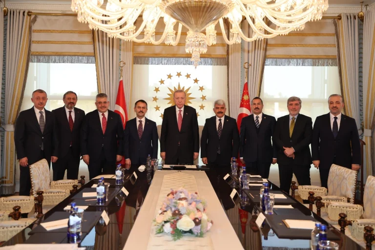 cumhurbaskani-erdogan-ile-kocaeli-zirvesi-1766772932-38_large