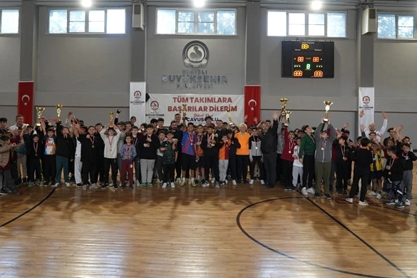 denizli-buyuksehir-gencleri-sporla-bulusturdu-1766060169-433_large