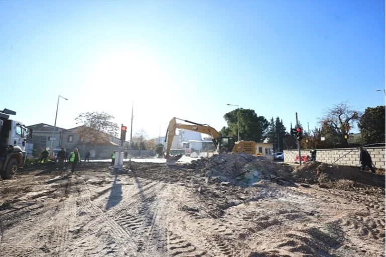 denizli-de-cal-caddesi-bastan-asagi-yenileniyor-1766666118-635_large