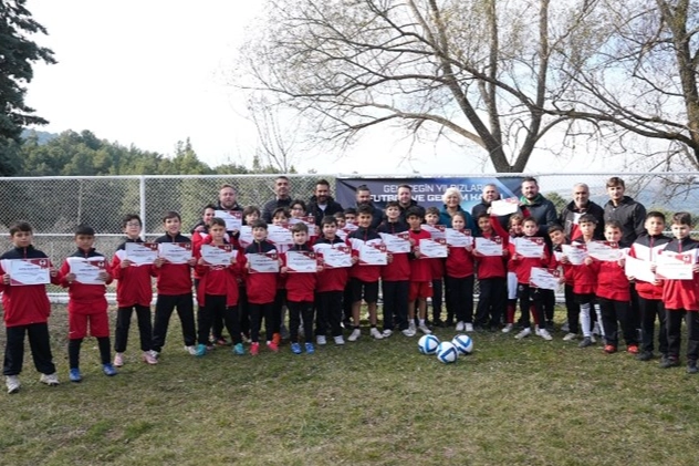 denizli-de-gelecegin-yildizlari-futbol-kampinda-bulustu-1766403237-853_large