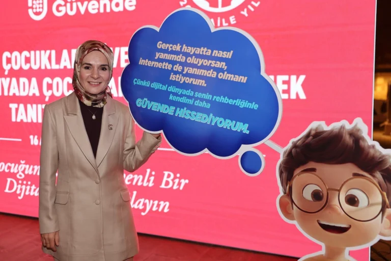 dijital-dunyada-cocuklara-guvenlik-hamlesi-cocuklar-guvende-platformu-devrede-1765890690-721_large