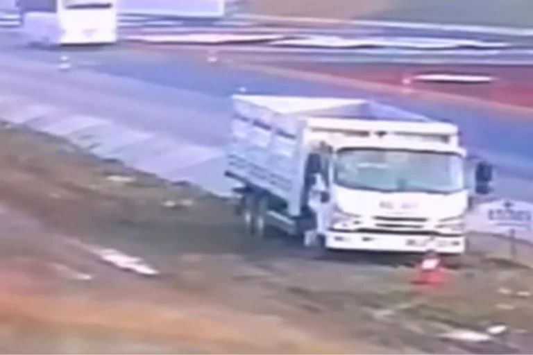duzce-akcakoca-da-trafik-kazasi-1-yarali-1766206949-982_large