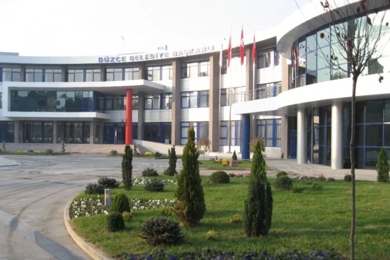 duzce-belediyesi-nin-yeni-yonetimi-belli-oldu-1716207670-186_large
