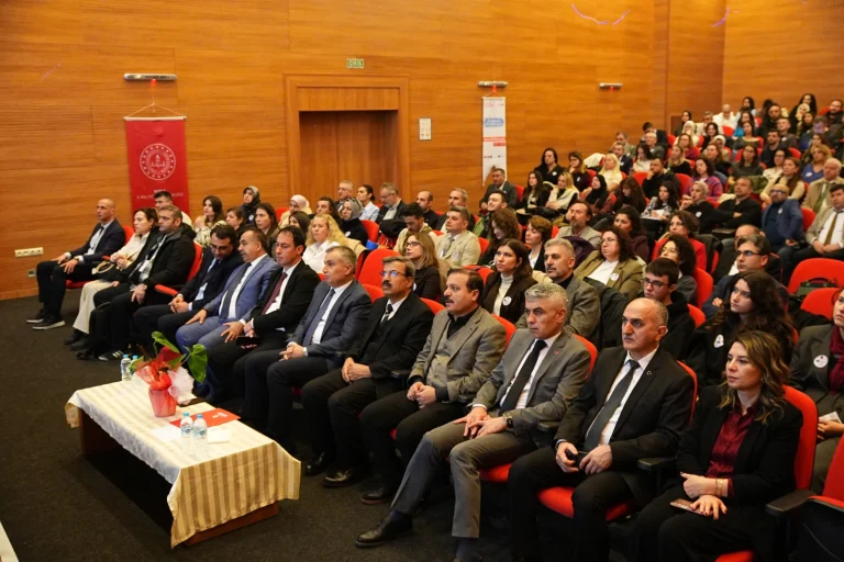 erasmus-bursa-ya-2025-te-535-katilimci-hareketliligi-sagladi-1766668470-8_large