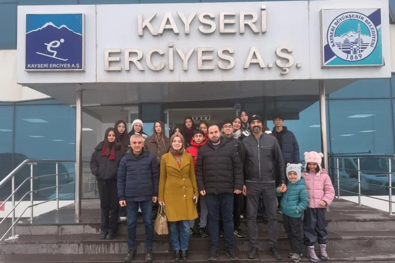 erciyes-in-zirvesinde-ogrencilere-uluslararasi-etkinlik-1765601084-995_large