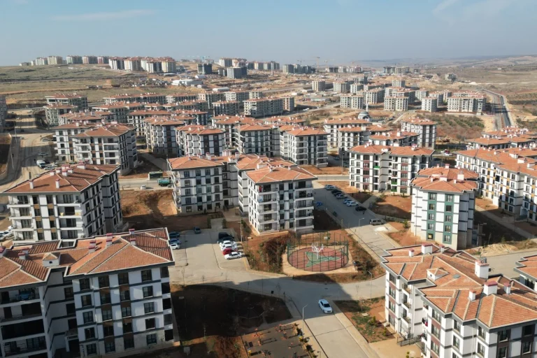 gaziantep-te-uygun-fiyatli-konut-projeleri-devam-ediyor-1766573470-724_large