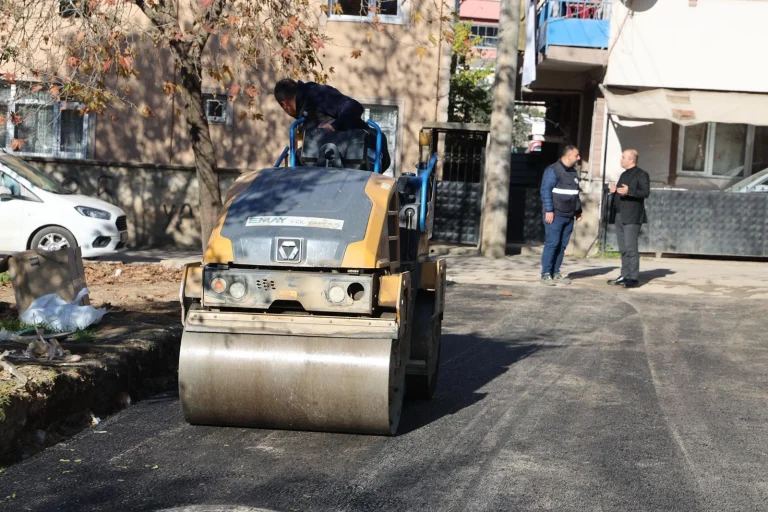 gebze-de-90-sokakta-yol-calismasi-1766143284-194_large