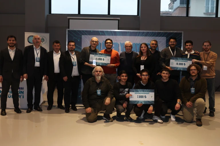 genc-yazilimcilardan-bursa-nilufer-e-dijital-cozumler-1766934690-820_large