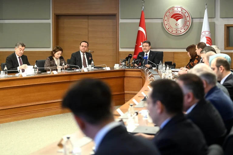 goller-icin-eylem-plani-hazir-su-kanunu-nun-2026-da-yasalasmasi-bekleniyor-1766680096-891_large