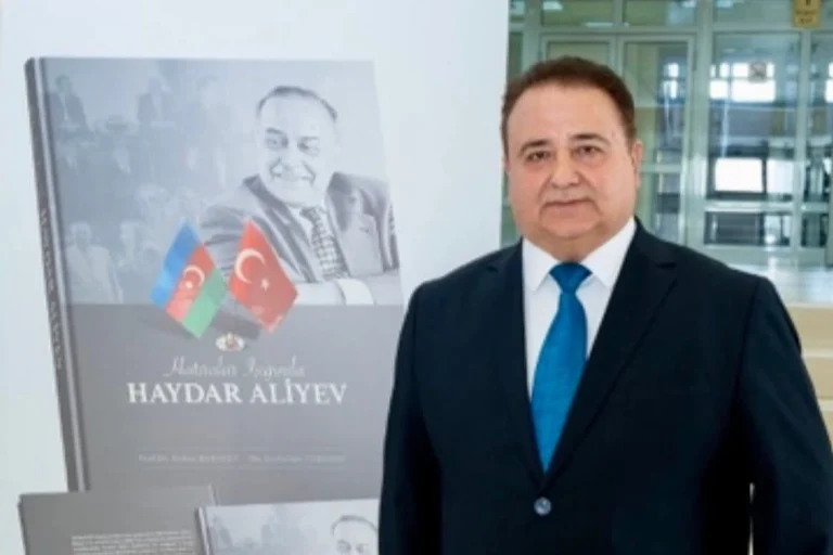 haydar-aliyev-vefat-yildonumunde-anildi-1765547109-253_large