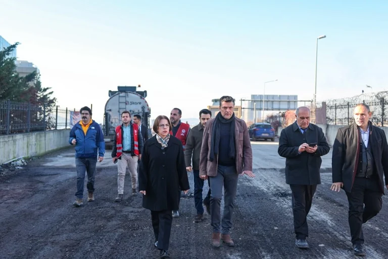 istanbul-maltepe-de-marmara-universite-si-yollari-yenileniyor-1766062309-406_large
