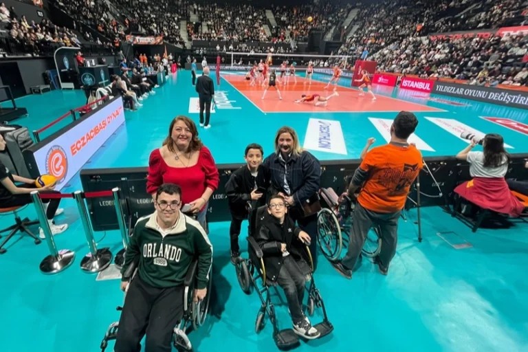 istanbul-maltepe-nin-engelsiz-cocuklari-voleybol-coskusunu-yasadi-1766476813-633_large
