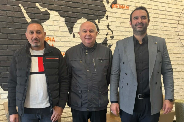 iyi-parti-kocaeli-de-yerel-yonetimler-ekibi-netlesti-1765974530-81_large