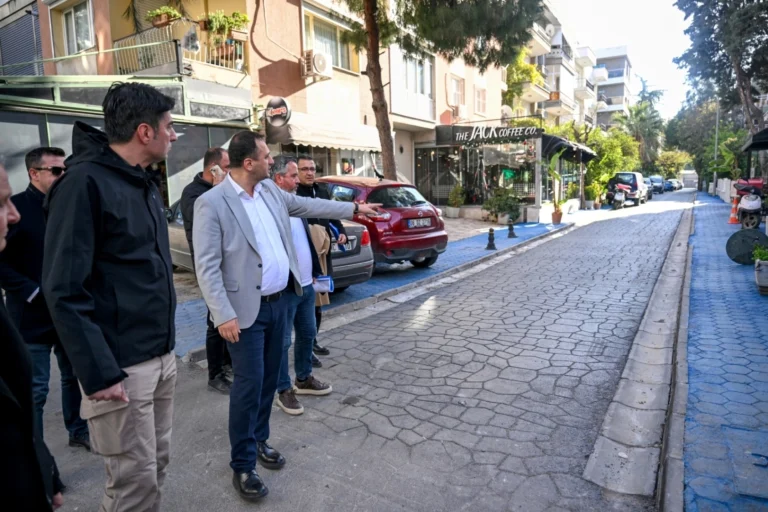 izmir-bornova-da-altyapi-calismalarina-yerinde-inceleme-1766127237-704_large