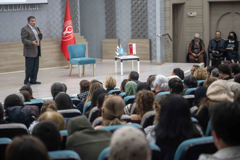izmir-bornova-da-prof-dr-ustun-dokmen-ile-ilham-veren-bulusma-1765694142-851_large