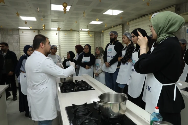 kaymek-yabanci-ogrencilere-kayseri-lezzetlerini-ogretiyor-1766438163-0_large
