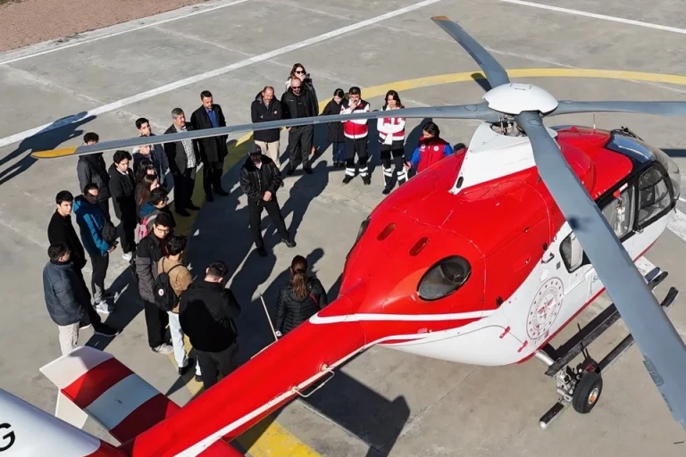 kayseri-bilisim-akademisi-ogrencileri-sehri-helikopterle-inceledi-1766810257-996_large